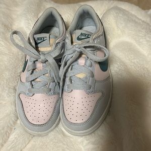 Nike dunk low youth size 1 good condition